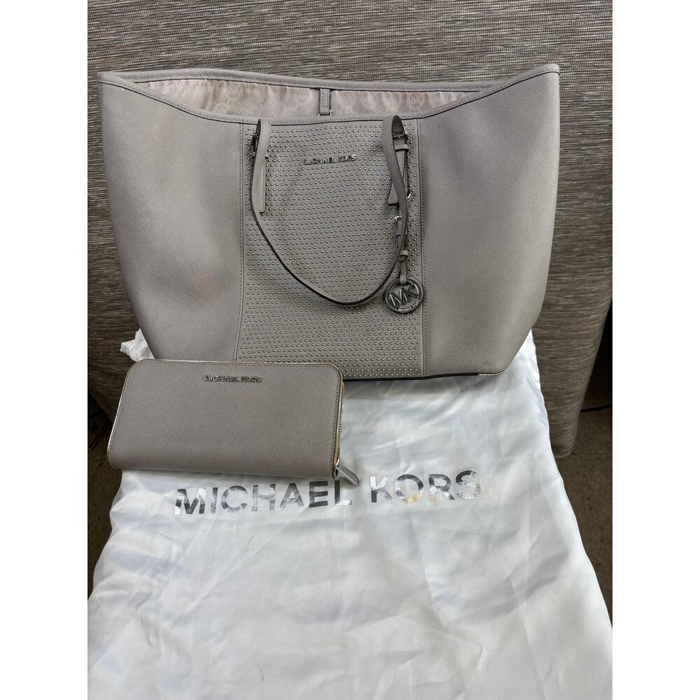 Michael Kors Tote Bag Womens Large Gray Leather Studded Shoulder Purse Wallet